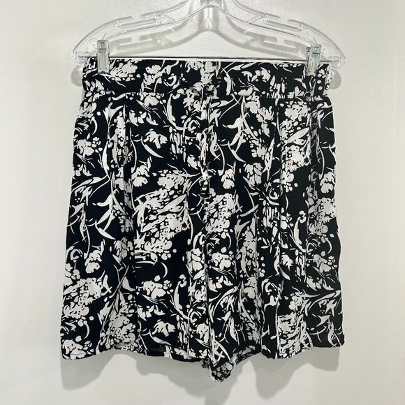 New with tag Ladies West loop shorts Size S/M - Picture 1 of 3